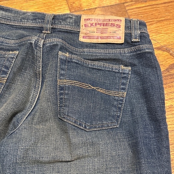 Y2K Express Sarula Precision Fit Low Rise Flare Jeans Women’s Size 4 S Whiskered - Picture 9 of 14